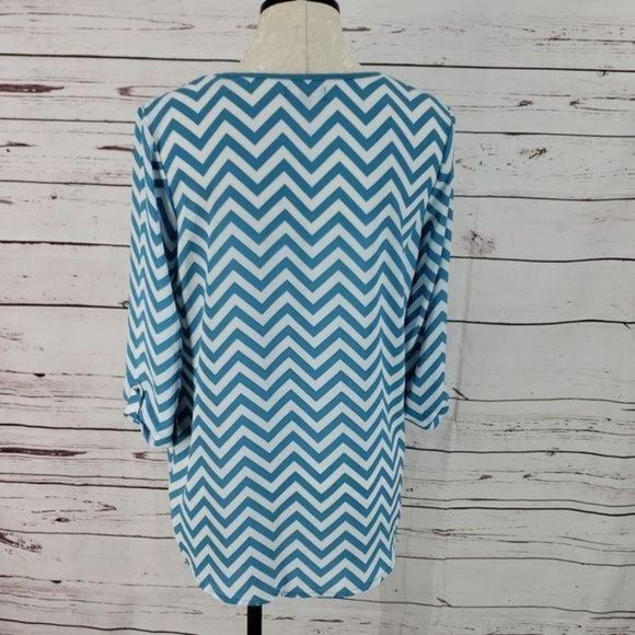 Kiara V Neck Blue Chevron Print medium‎ Blouse - Picture 4 of 7